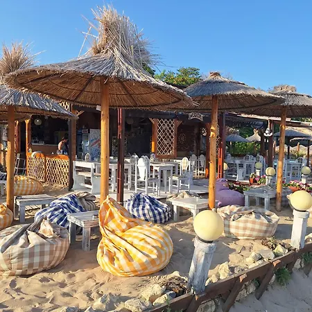 Sea Breeze With Seaview شقة